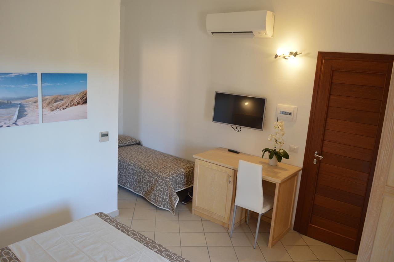 Guest Rooms Affittacamere San Teodoro  Zewnętrze zdjęcie