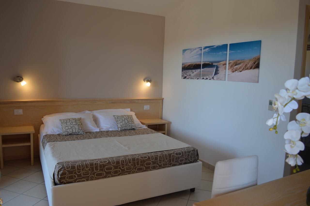 Guest Rooms Affittacamere San Teodoro  Zewnętrze zdjęcie