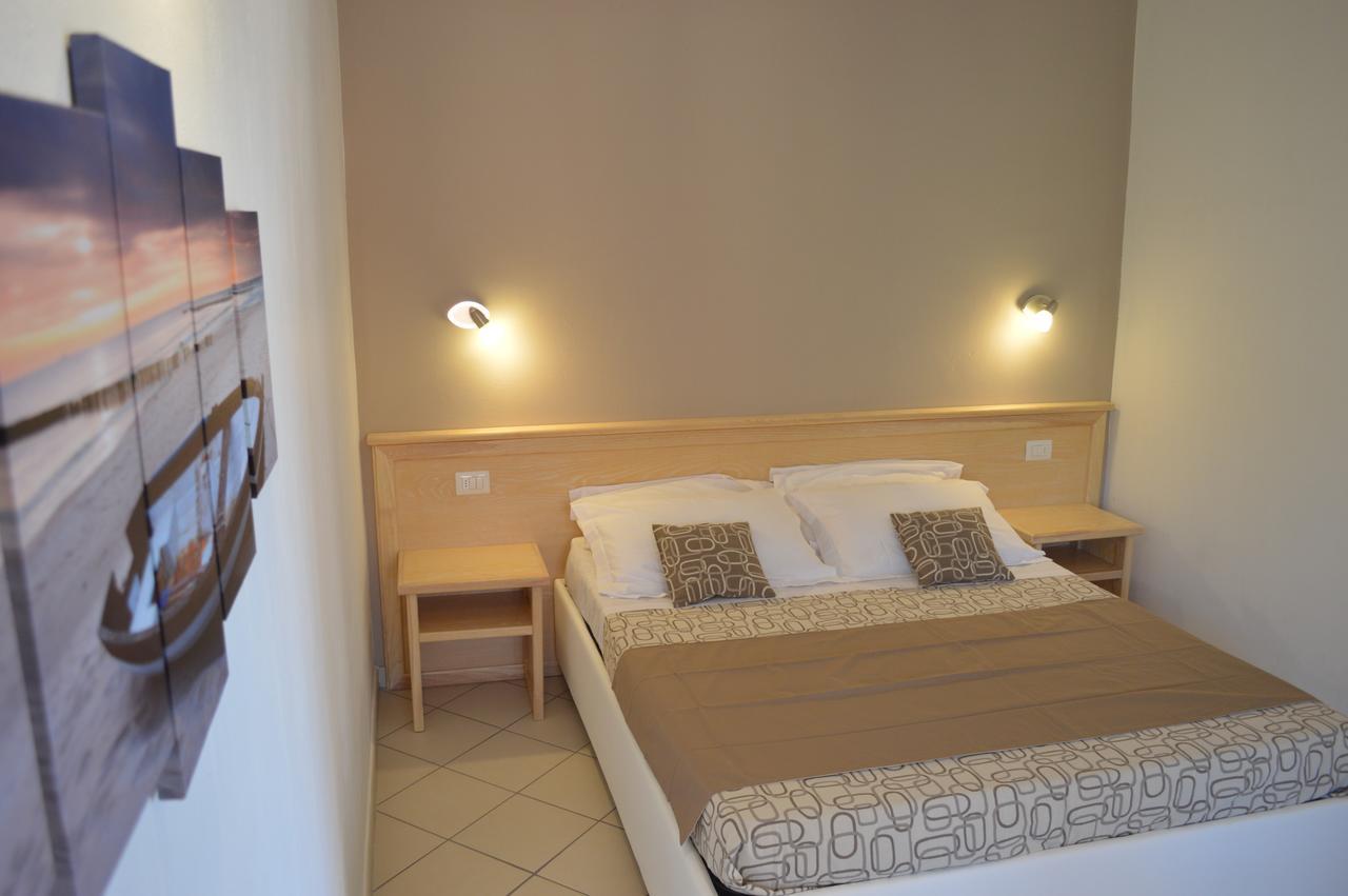 Guest Rooms Affittacamere San Teodoro  Zewnętrze zdjęcie