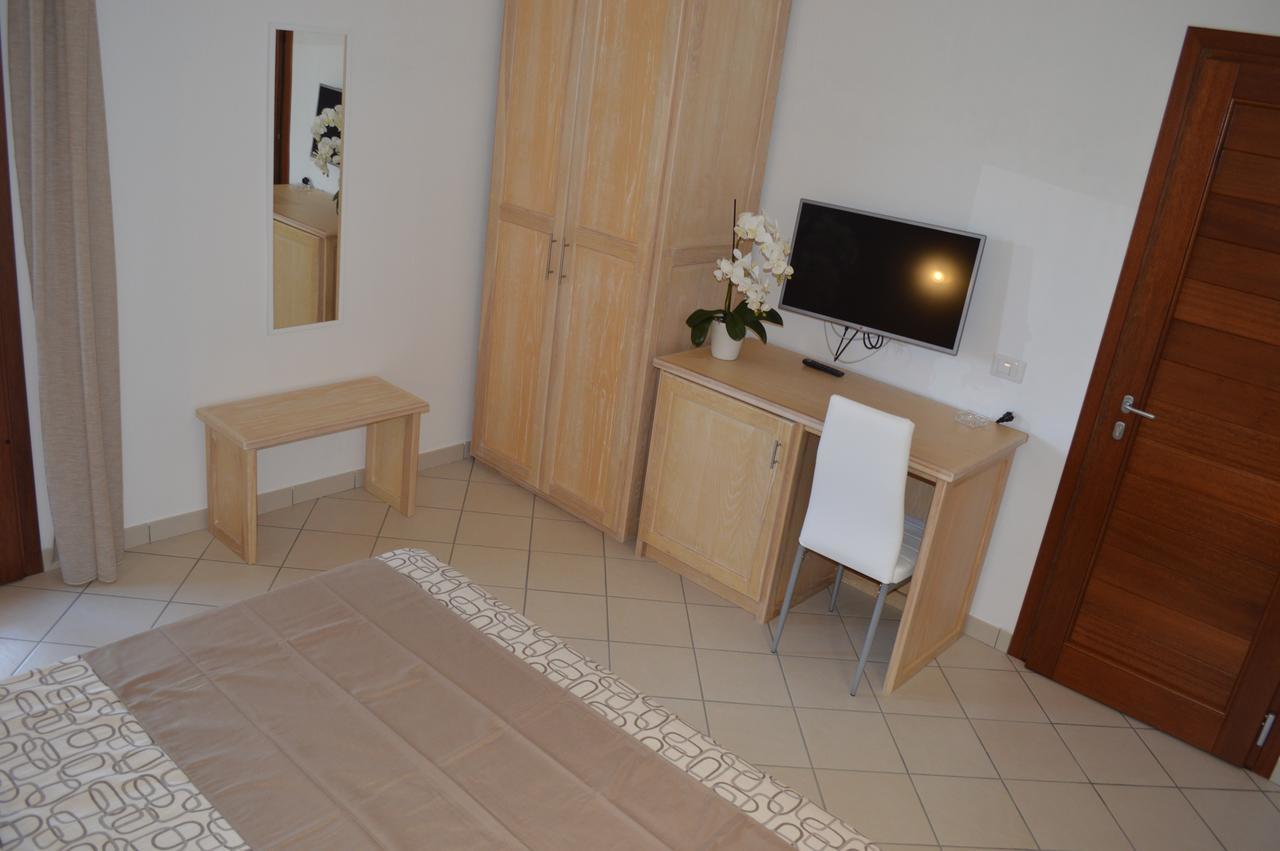 Guest Rooms Affittacamere San Teodoro  Zewnętrze zdjęcie