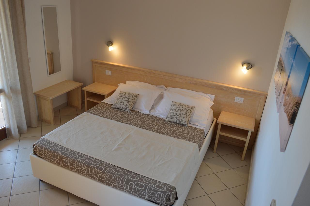 Guest Rooms Affittacamere San Teodoro  Zewnętrze zdjęcie