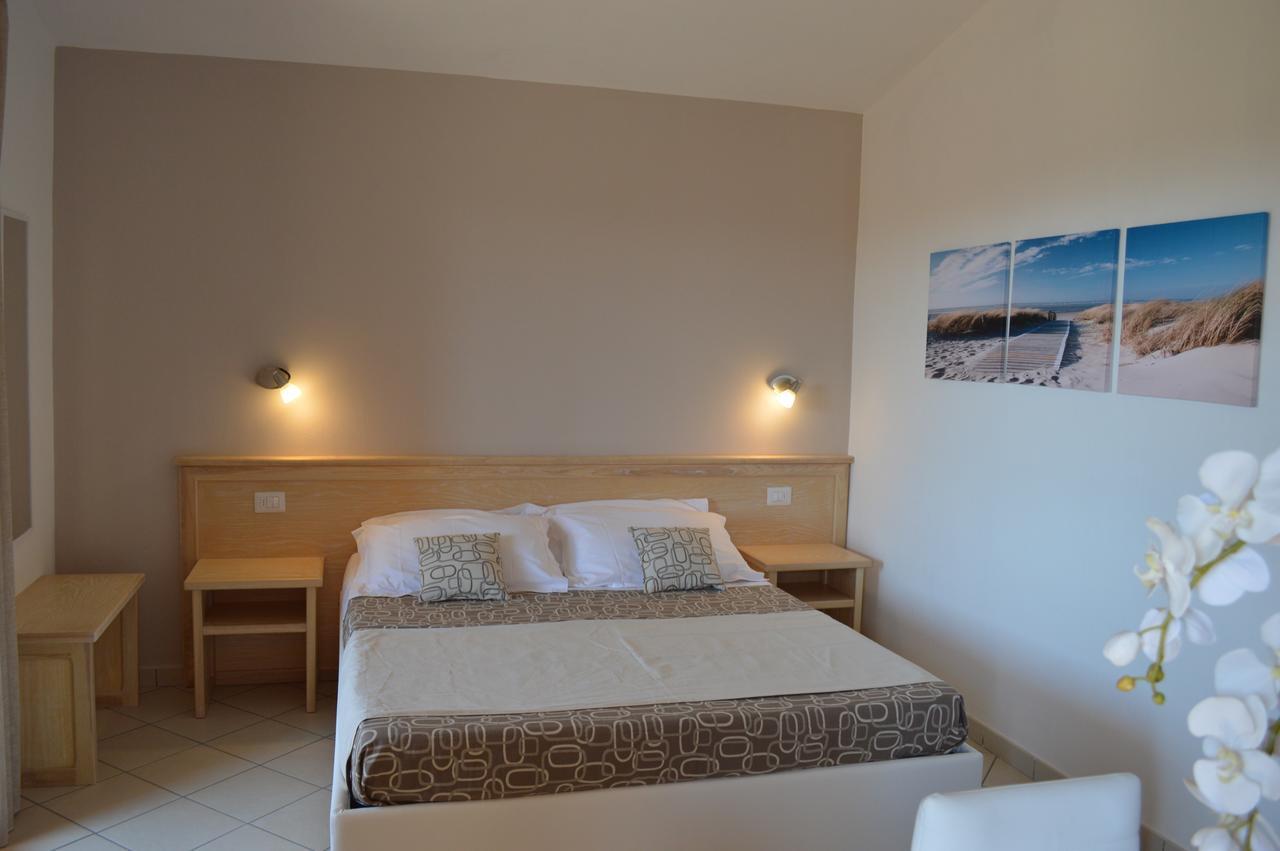 Guest Rooms Affittacamere San Teodoro  Zewnętrze zdjęcie