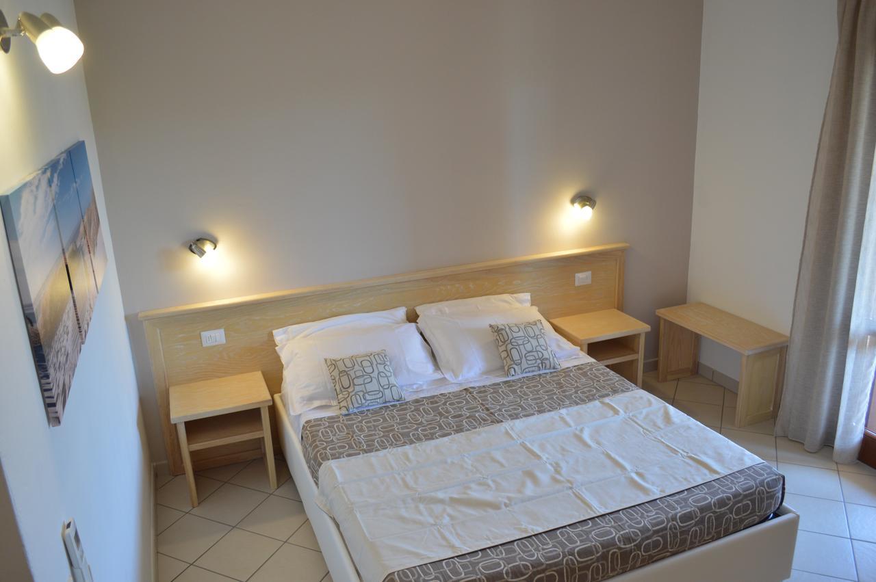 Guest Rooms Affittacamere San Teodoro  Zewnętrze zdjęcie