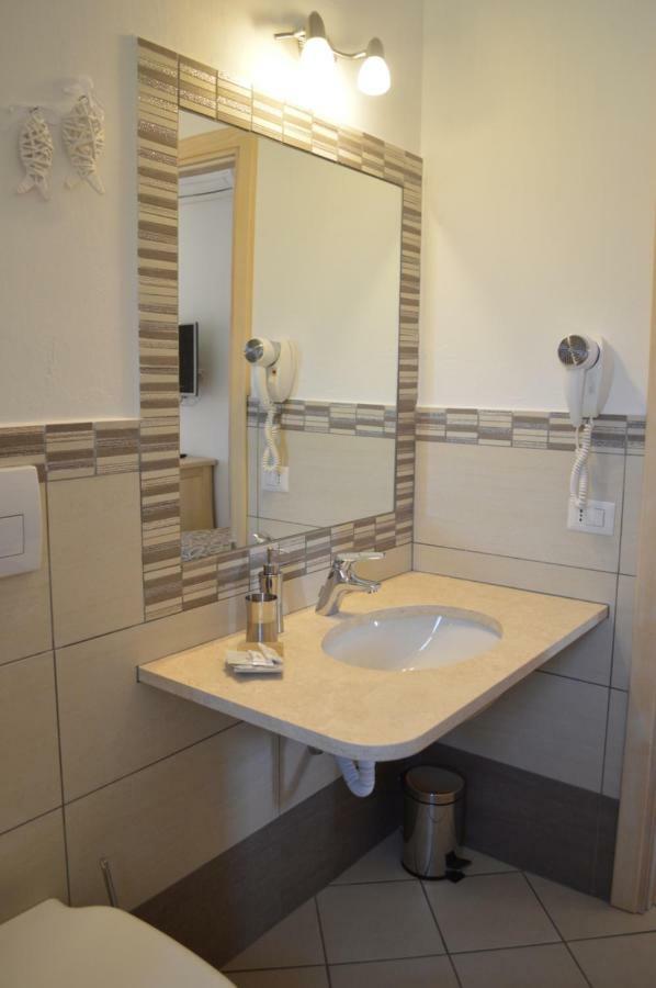 Guest Rooms Affittacamere San Teodoro  Zewnętrze zdjęcie